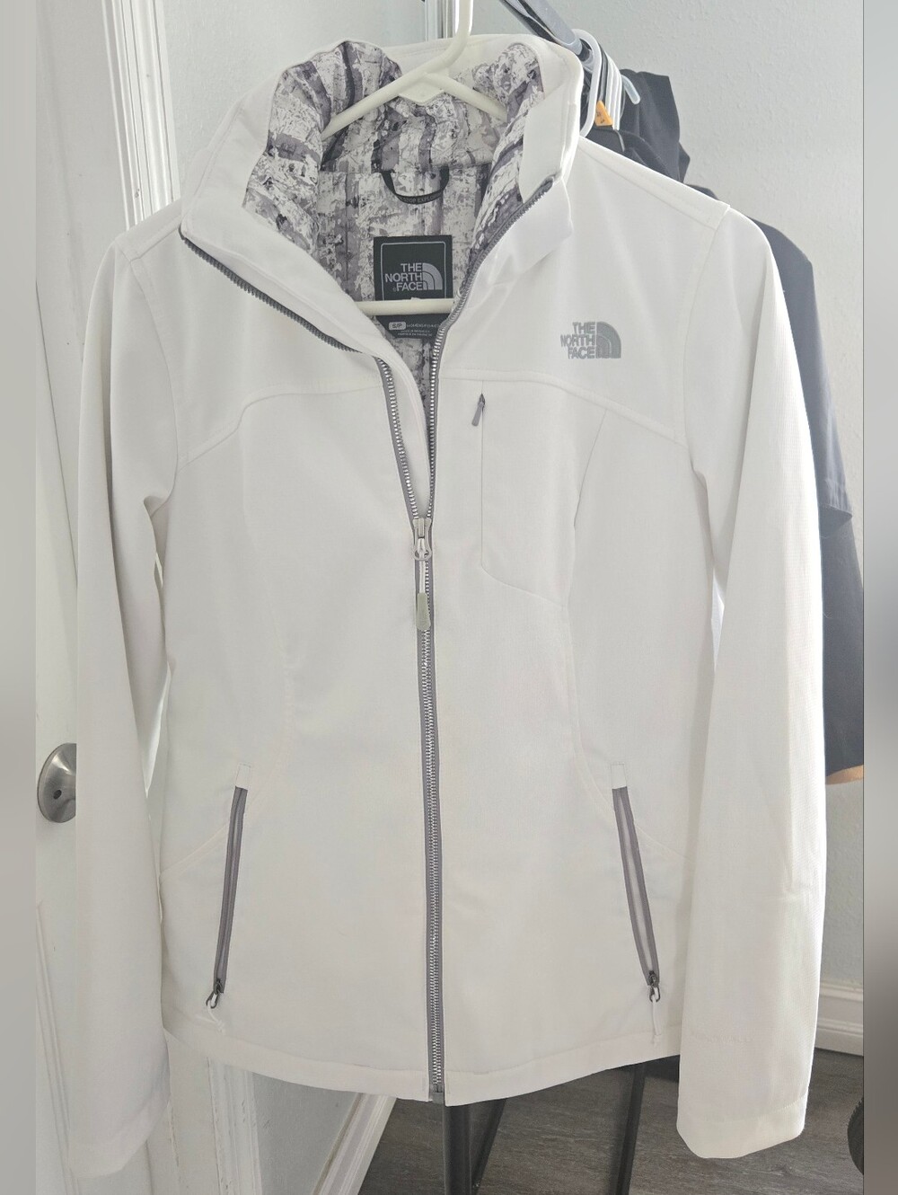North Face Windwall Jacket